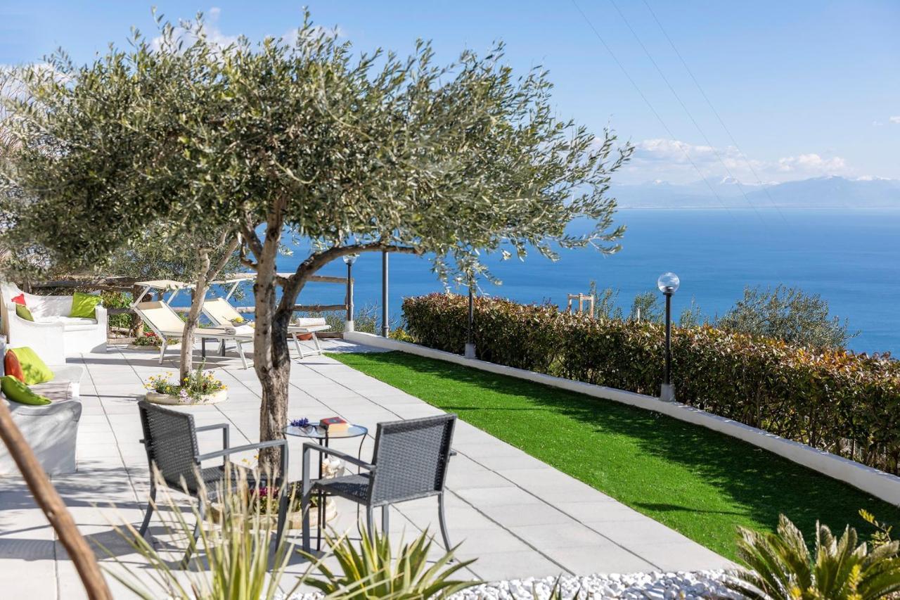 Holidays Perla D'Amalfi Exteriör bild