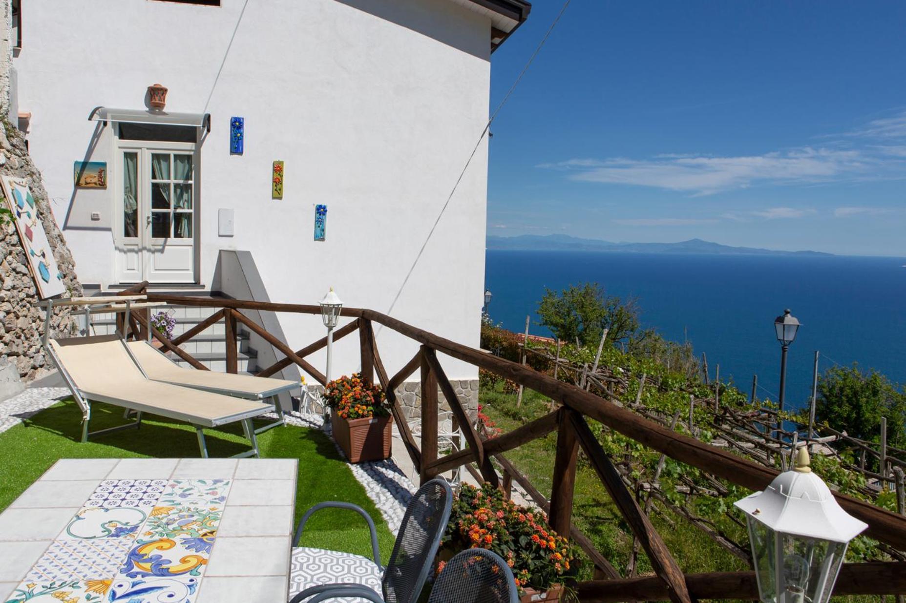 Holidays Perla D'Amalfi Exteriör bild